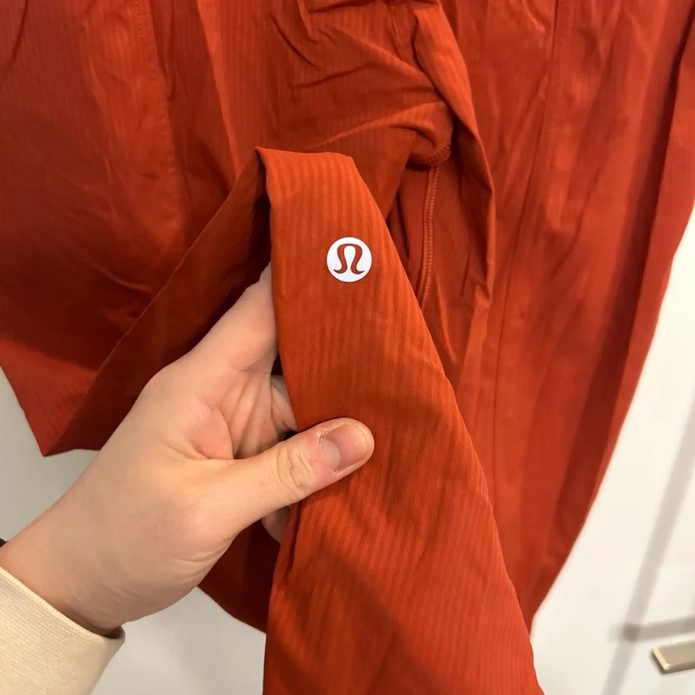 NWOT Lululemon Cropped Studio Pants size 8